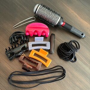 Cricket Technique Tourmaline Thermal Round Brush + Hair Accessory Bundle